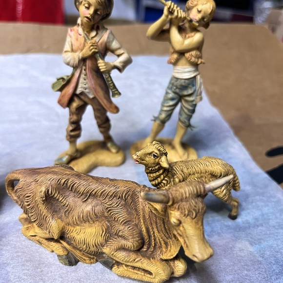 Depose Italian Nativity